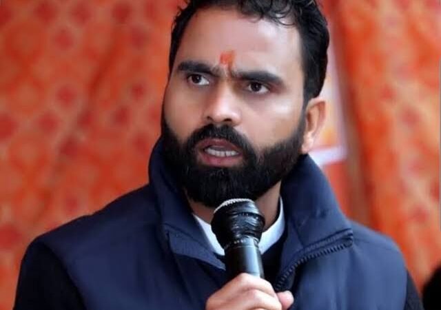 उत्तराखंड ब्रेकिंग : टिहरी लोकसभा सीट पर क्या दीपक बिजल्वाण पर दांव लगाएगी कांग्रेस?