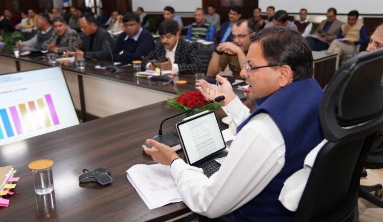 उत्तराखंड : CM हेल्पलाइन की समीक्षा, सीएम धामी अधिकारियों को कड़े निर्देश