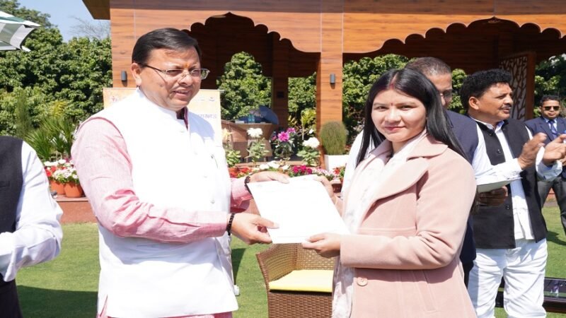 उत्तराखंड : सीएम धामी ने इनको सौंपे नियुक्ति पत्र