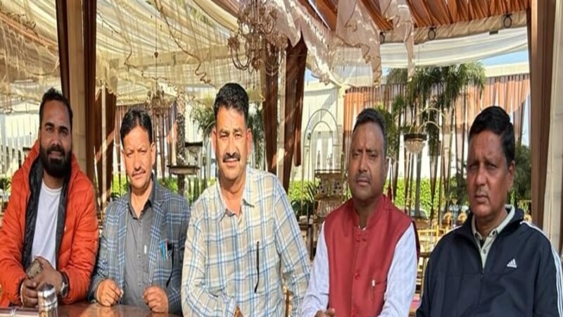 उत्तराखंड : प्रधानाचार्यों के रिक्त पद आयोग से भरे जाने के खिलाफ शिक्षकों में आक्रोश, कल फूंकेंगे विज्ञप्ति की प्रतियां…