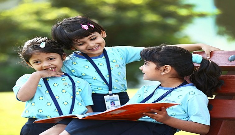 LKG, UKG में आपके बच्चे पढ़े या पढ़ रहे होंगे, क्या इसकी फुल फॉर्म भी पता है?