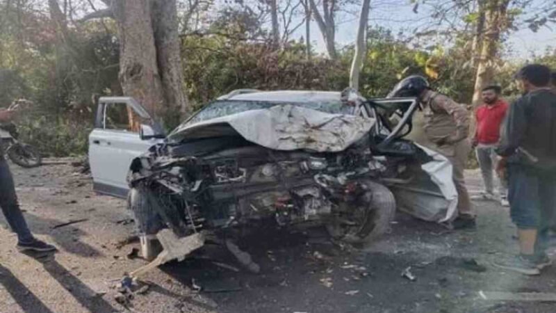 उत्तराखंड: पेड़ से टकराई कार, हादसे में पति-पत्नी की मौत
