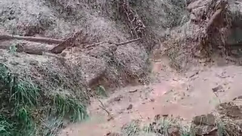 उत्तराखंड: यहां फटा बादल, खेती बर्बाद, रास्ते बहे