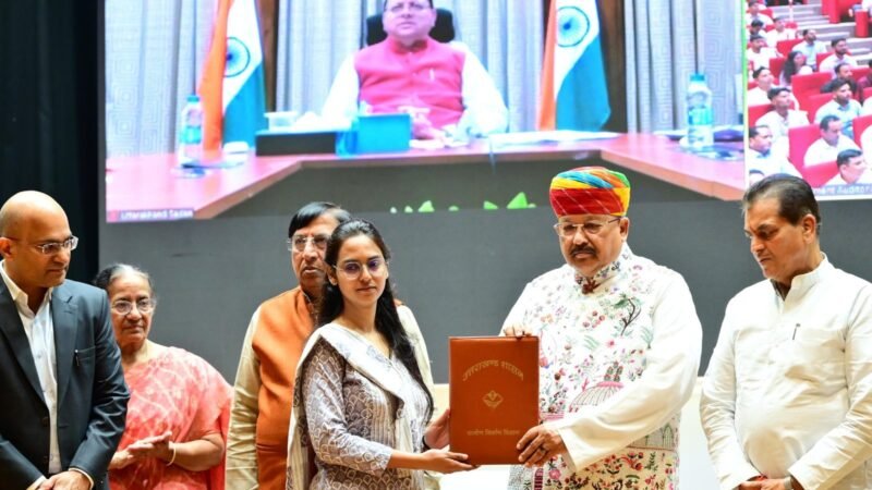 उत्तराखंड: 1094 कनिष्ठ अभियंताओं को प्रदान किये गये नियुक्ति पत्र