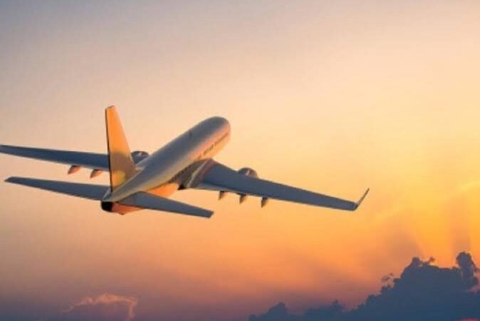 उत्तराखंड: विमान में बम मिलने की सूचना से हड़कंप! डायवर्ट की गई फ्लाइट्स