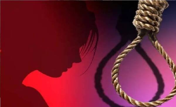 उत्तराखंड : मंदिर गई, खाना बनाया और फिर “मम्मी-पापा, मुझे माफ कर देना…लिखकर फांसी लगा ली