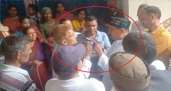उत्तराखंड: विधायक ने तहसील भवन से अस्पताल में शिफ्ट कराया तहसील कार्यालय, लोगों ने भारी आक्रोश