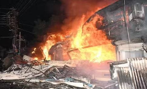 उत्तरकाशी: मोरी तहसील के खन्यासानी गांव में आग लगने से रसोई और भंडारण सामग्री जलकर खाक