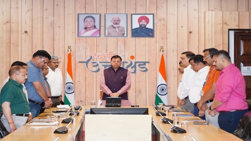 अहमदाबाद विमान हादसे पर मुख्यमंत्री धामी ने जताया शोक, दिवंगतों को दी श्रद्धांजलि