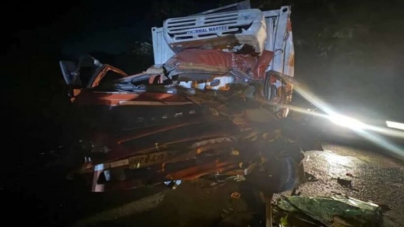 उत्तराखंड में भीषण सड़क हादसा, एक की मौत और दो गंभीर रूप से घायल