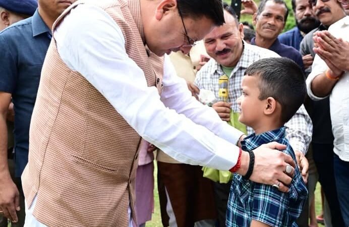 थराली आपदा प्रभावित क्षेत्रों का सीएम धामी ने किया स्थलीय निरीक्षण, प्रभावित परिवारों को मिली 5-5 लाख की सहायता राशि