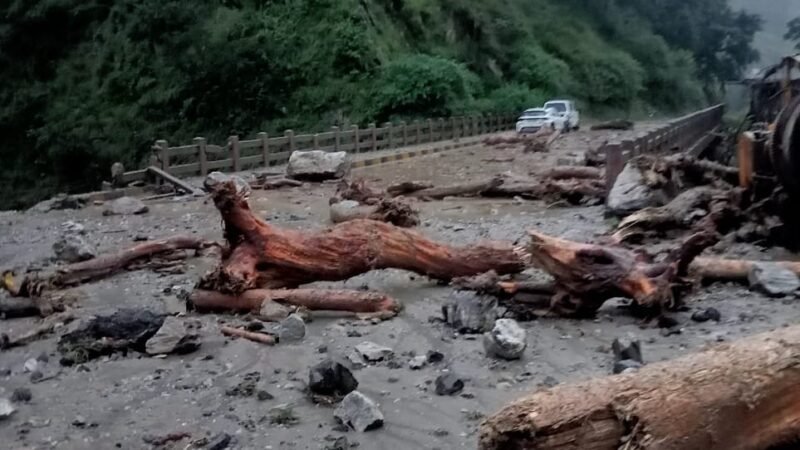उत्तरकाशी में नहीं थम रही आफत, गंगोत्री हाईवे कई जगहों पर बंद