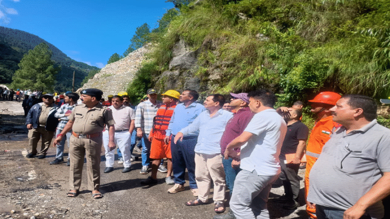 Uttarkashi : स्यानाचट्टी झील में डूबे घर और होटल, मौके पर डीएम, खोलने की तैयारी शुरू