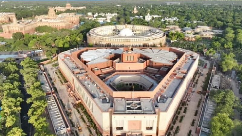 संसद की सुरक्षा में फिर बड़ी चूक: दीवार फांदकर घुसा शख्स, गिरफ्तार