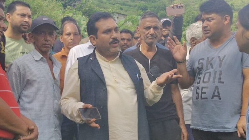 उत्तराखंड: ग्रामीणों की धमकी, वन विभाग नहीं माना तो खुद उठाएंगे बंदूक…चाहे जेल क्यों ना जाना पड़े