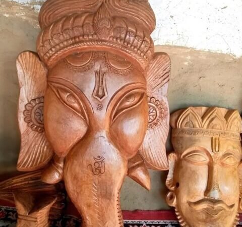 उत्तराखंड : रामगोपाल लकड़ियों में प्राण फूंककर कर देते हैं जीवंत, अद्भुत है इनकी कला