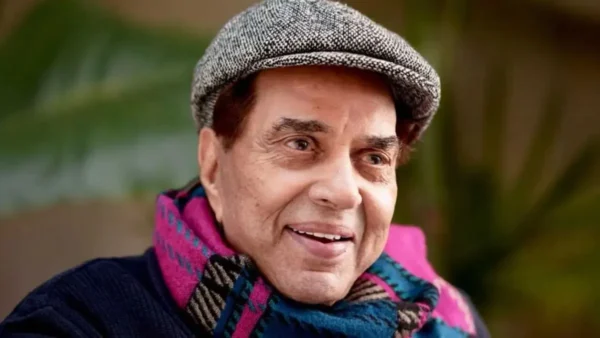 Dharmendra के निधन की उड़ी झूठी खबर, बेटी एशा देओल ने दिया पिता की सेहत पर लेटेस्ट अपडेट