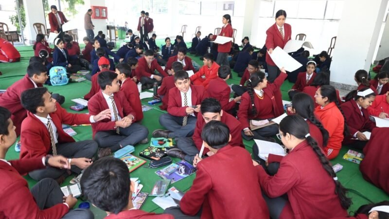 दून इंटरनेशनल स्कूल में ऊर्जा संरक्षण पर पोस्टर मेकिंग प्रतियोगिता आयोजित, छात्रों को मिले आकर्षक पुरस्कार