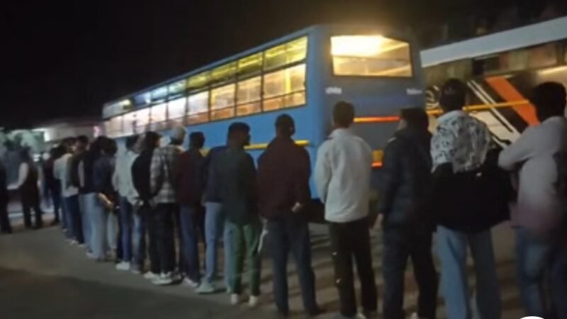 उत्तराखंड: 32 सीटर बस के भीतर का हाल देखकर दंग रह गए परिवहन विभाग के अधिकारी