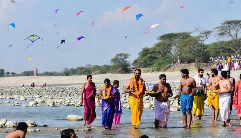 आज मकर संक्रांति पर बन रहे हैं कई शुभ योग, जानें स्नान-दान का शुभ मुहूर्त और पूजा विधि