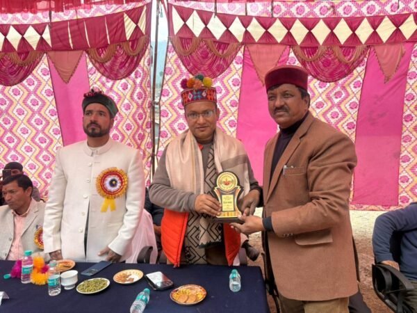 पीएम श्री आदर्श राजकीय इंटर कॉलेज मोरी में धूमधाम से मनाया गया वार्षिक उत्सव और पुरातन छात्र सम्मान समारोह