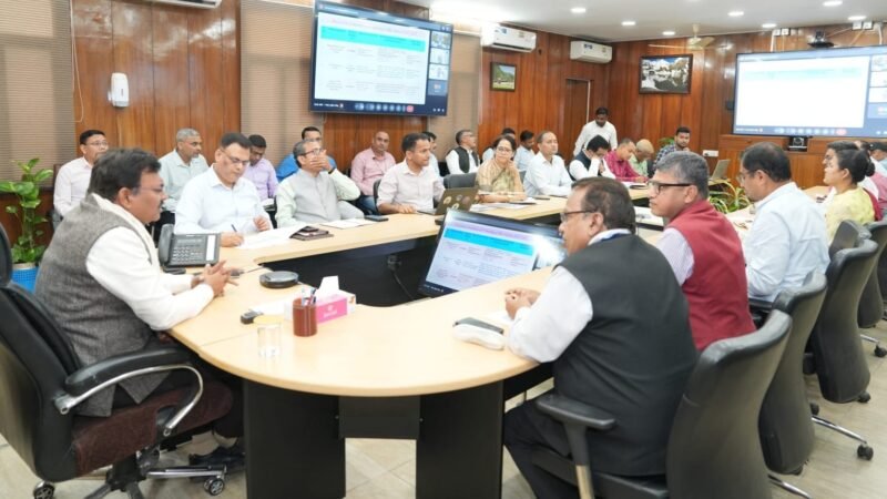 ब्रॉडबैंड समिति की 9वीं बैठक आयोजित, मुख्य सचिव आनन्द बर्द्धन ने विभागों को दिए ये निर्देश