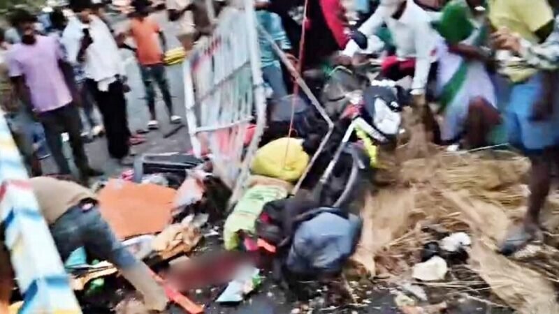 भीषण सड़क हादसा: बस-पिकअप टक्कर में 13 की मौत, 30 से अधिक घायल