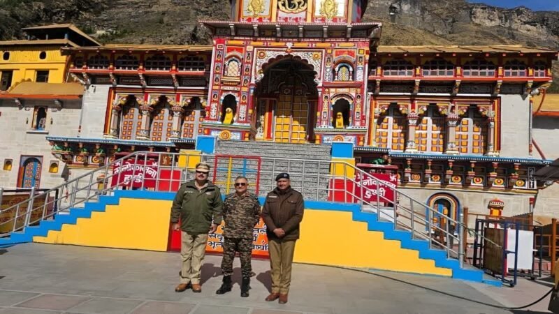चारधाम यात्रा से पहले बदरीनाथ पहुंचे CDS अनिल चौहान, तैयारियों का लिया जायजा