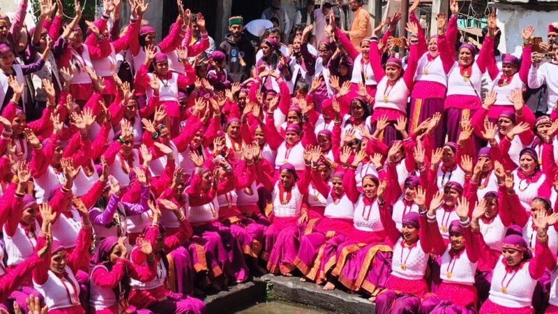 धराली में सजी लोकसंस्कृति की अनुपम झलक: ध्याणी-मैती मिलन समारोह बना आस्था और एकजुटता का केंद्र