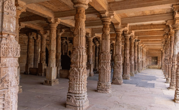 धार भोजशाला विवाद पर बड़ा फैसला: कोर्ट ने कहा- ‘यह मंदिर है, हिंदुओं को पूजा का अधिकार’