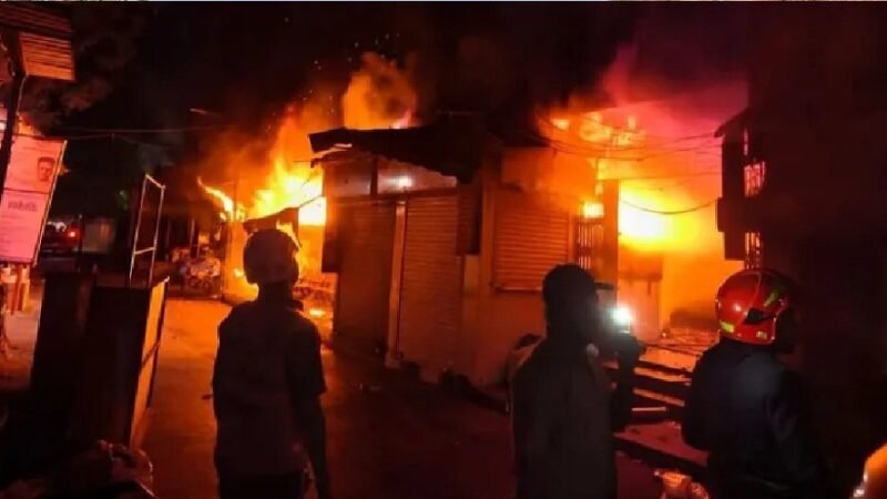 हल्द्वानी में भीषण अग्निकांड: अमेजन स्टोर में आग, दो कर्मचारियों की दर्दनाक मौत