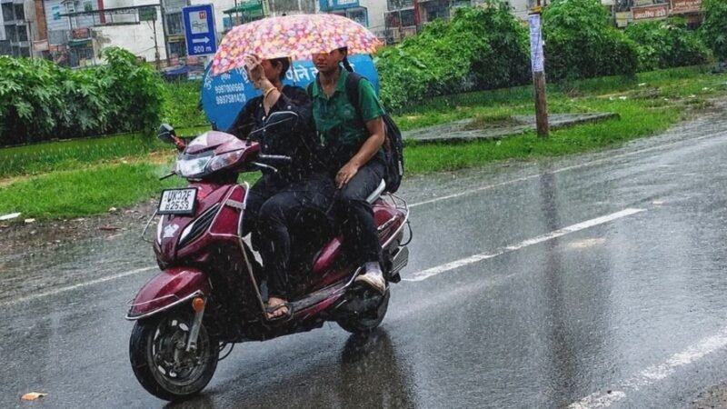 उत्तराखंड में अगले पांच दिन भारी बारिश का अलर्ट, कई जिलों में बेहद भारी वर्षा और आकाशीय बिजली की चेतावनी