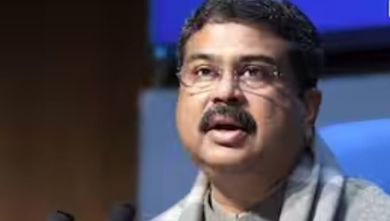 बड़ी खबर : शिक्षा मंत्री धर्मेंद्र प्रधान ने दिया इस्तीफा, GEN-Z के आगे झुकी सरकार