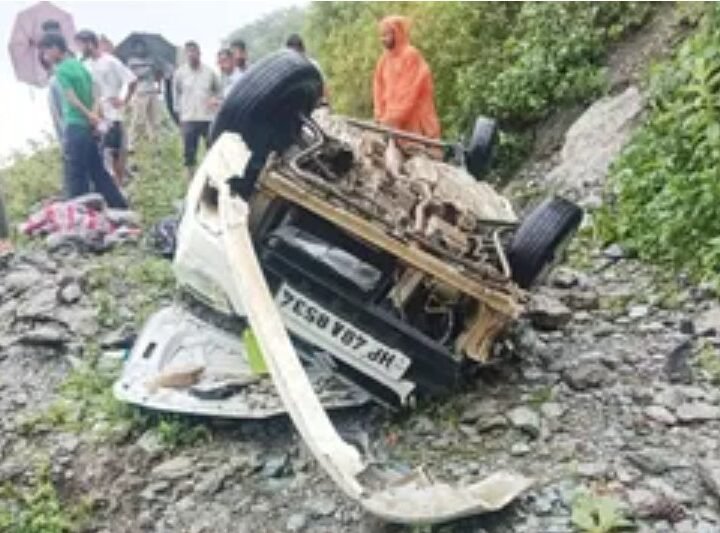 चंबा में दर्दनाक हादसा: गहरी खाई में गिरी कार, एक ही परिवार के पांच लोगों की मौत