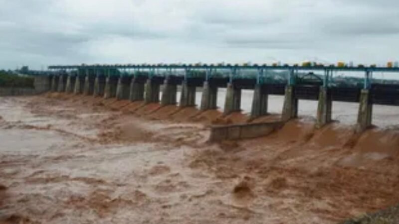 जम्मू-कश्मीर में मानसून का कहर, 3 दिन में 25 की मौत; वैष्णो देवी और अमरनाथ यात्रा लगातार तीसरे दिन स्थगित