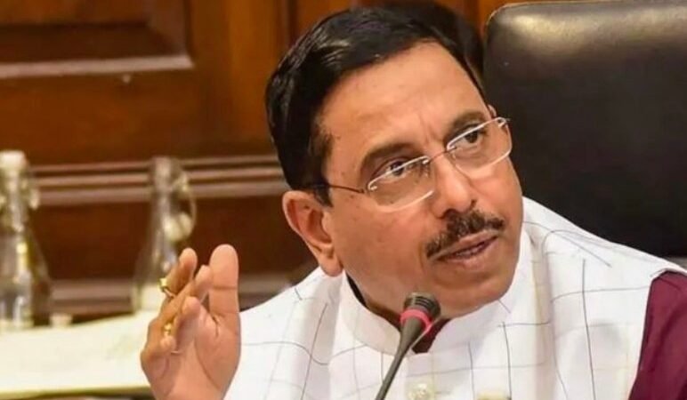 शिक्षा मंत्रालय का अतिरिक्त प्रभार मिलने पर प्रह्लाद जोशी बोले- पूरी निष्ठा और समर्पण से निभाऊंगा जिम्मेदारी
