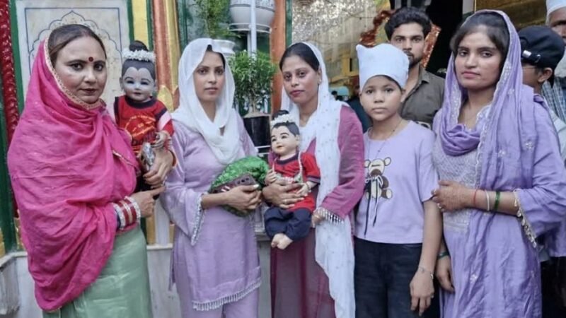 पिरान कलियर में दिखी गंगा-जमुनी तहजीब की मिसाल, पंजाब से लड्डू गोपाल साथ लेकर पहुंचा परिवार