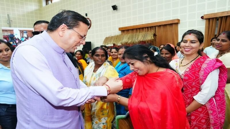 महिला, युवा और ग्रामीण उद्यमियों को आत्मनिर्भर बनाने के लिए सरकार प्रतिबद्ध: CM धामी