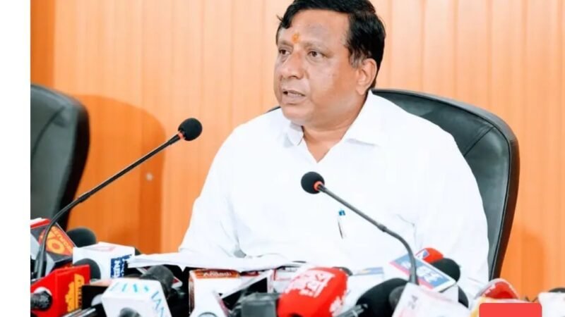 BREAKING: धामी कैबिनेट के 15 बड़े फैसलों पर लगी मुहर, हाईकोर्ट 30 हेक्टेयर भूमि उपलब्ध कराने का प्रस्ताव मंजूर 