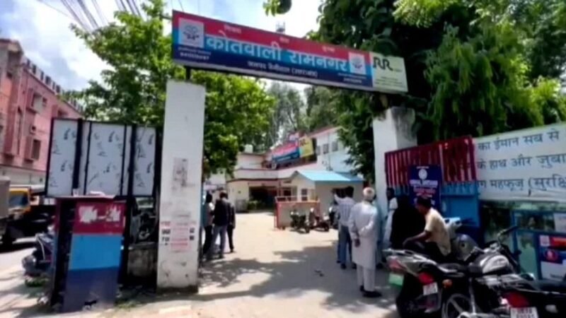 उत्तराखंड : पुलिस और वांटेड बदमाश के बीच मुठभेड़, पैर में गोली लगने के बाद गिरफ्तार
