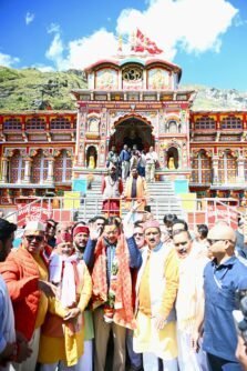 श्री बदरीनाथ धाम दर्शन तथा कथा तथा सांस्कृतिक महोत्सव में शामिल हुए मुख्यमंत्री