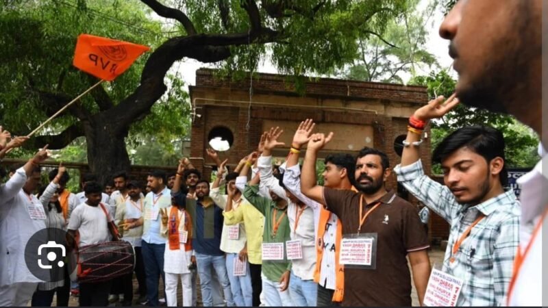 डूसू चुनाव में एबीवीपी का दबदबा, अध्यक्ष समेत तीन पदों पर जीत