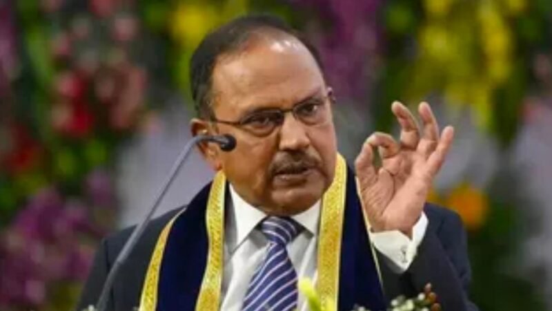 सीमा पार पहुंच गई थी खुफिया टीम, चीनी सेना ने हिरासत में लिया था: अजीत डोभाल ने IIT रुड़की में सुनाया किस्सा